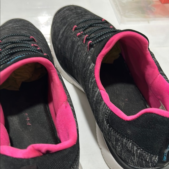 Skechers Black and Pink Athletic Shoes women’s size 10 GUC - Picture 11 of 13